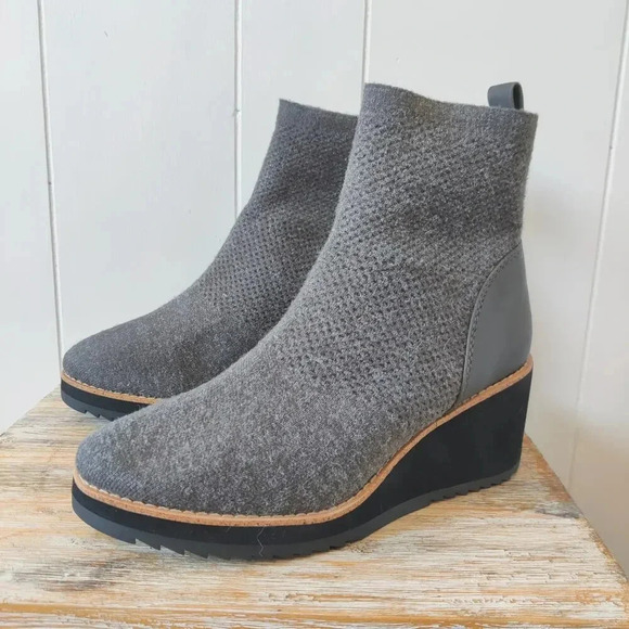 NEW Sofft Elaina Wedge Bootie Size 8M Pull On Fabric/Leather Upper in Gray - Picture 1 of 8